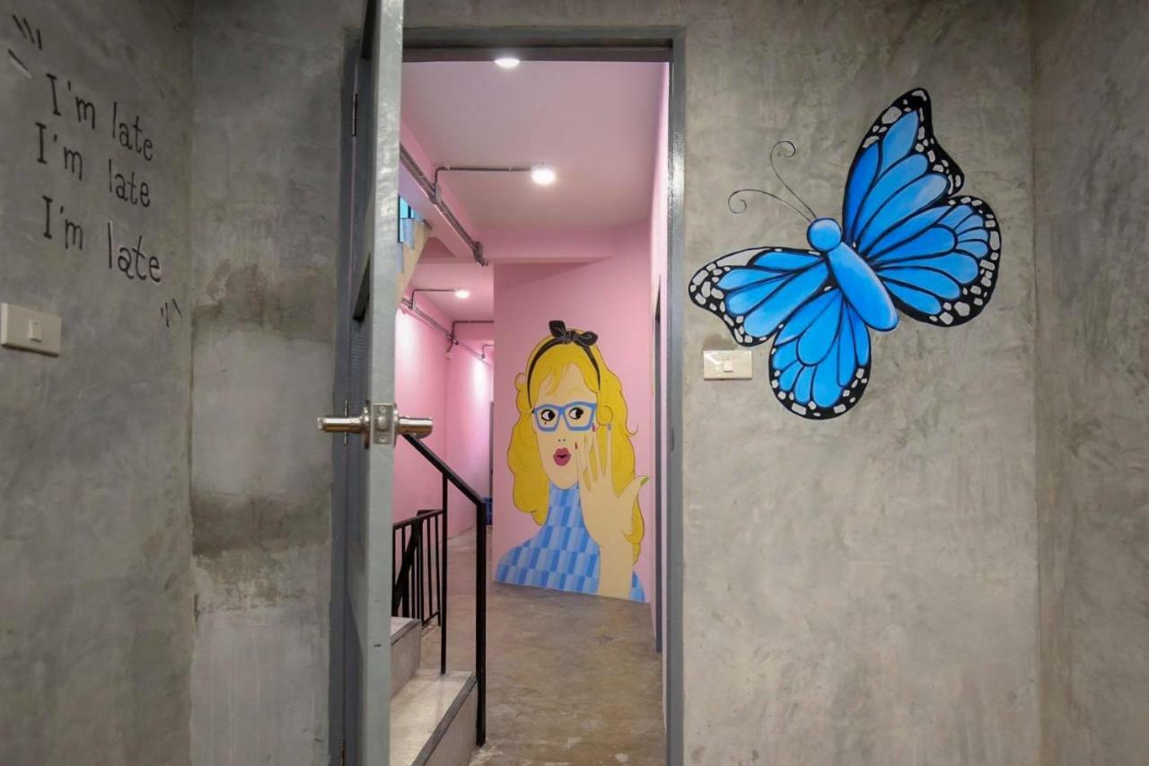 The April 24 Home Bangkok Kültér fotó